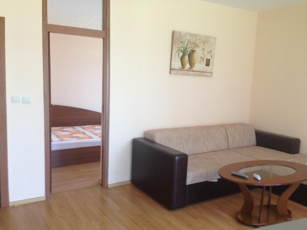 Gardenia Apartments Πριμόρσκο Δωμάτιο φωτογραφία